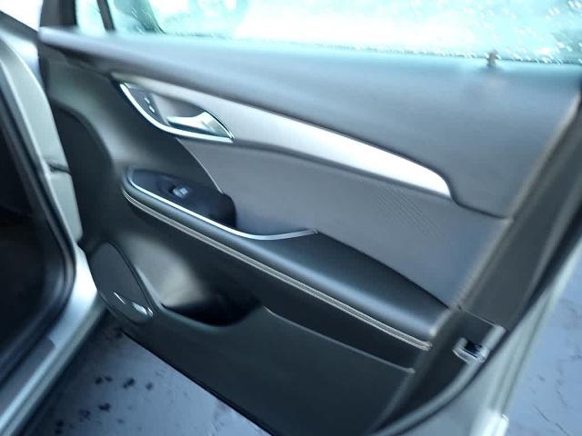 2025 Buick Envision Vehicle Photo in ZELIENOPLE, PA 16063-2910