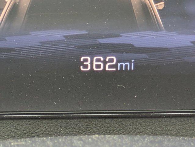 2025 Chevrolet Traverse Vehicle Photo in BRUNSWICK, GA 31525-1881