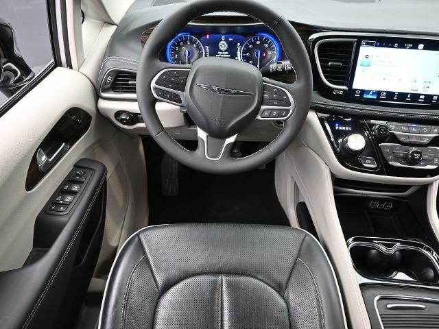 2024 Chrysler Pacifica Vehicle Photo in Cedar Rapids, IA 52402