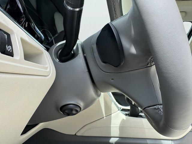 2025 Cadillac XT5 Vehicle Photo in LEOMINSTER, MA 01453-2952