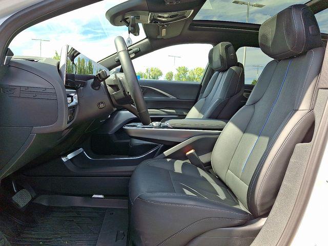 2025 Cadillac LYRIQ Vehicle Photo in DANBURY, CT 06810-5034