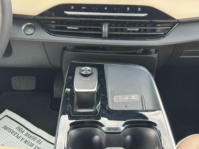 2026 Buick Enclave Vehicle Photo in COLUMBIA, MO 65203-3903