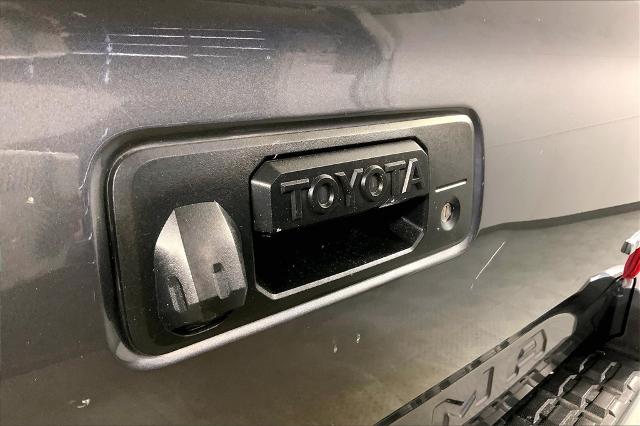 2018 Toyota Tacoma Vehicle Photo in Lees Summit, MO 64086