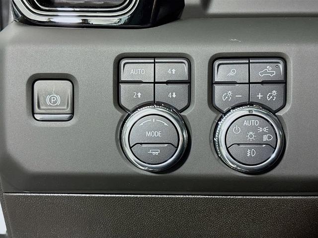 2025 GMC Sierra 2500 HD Vehicle Photo in PUYALLUP, WA 98371-4149