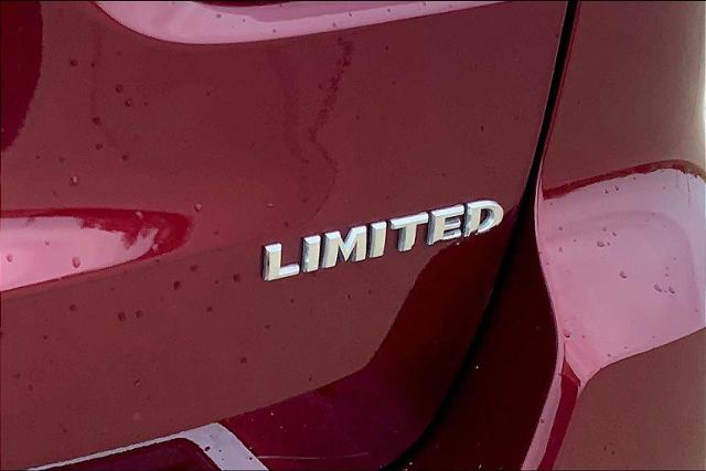 2022 Jeep Grand Cherokee WK Vehicle Photo in TOPEKA, KS 66609-0000