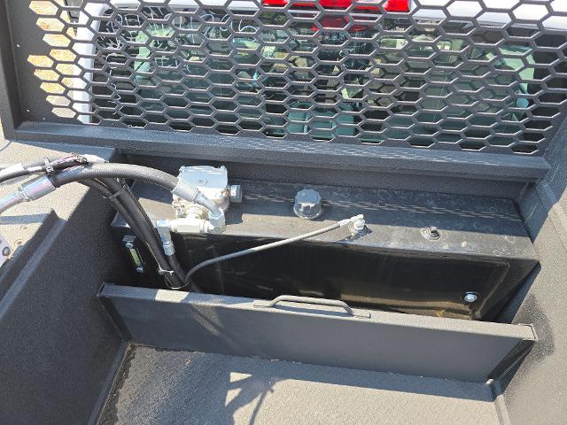 2024 Chevrolet Silverado Chassis Cab Vehicle Photo in INDEPENDENCE, MO 64055-1314