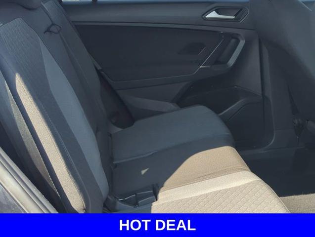 2020 Volkswagen Tiguan Vehicle Photo in Merrillville, IN 46410