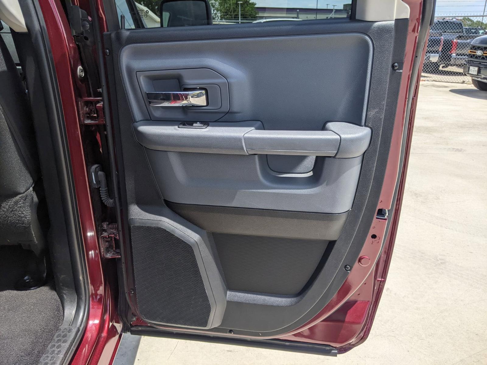 2024 Ram 1500 Classic Vehicle Photo in Seguin, TX 78155