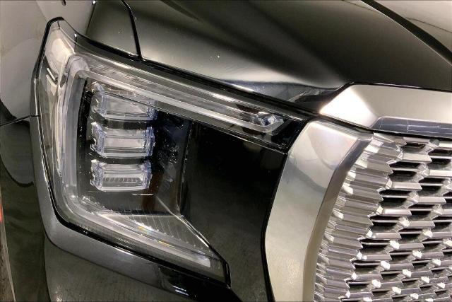 2023 GMC Yukon Vehicle Photo in Kansas City, MO 64114