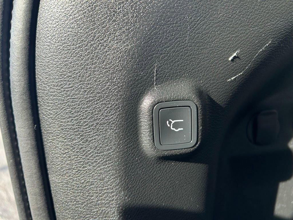 2019 Jeep Cherokee Vehicle Photo in Cedar Rapids, IA 52402