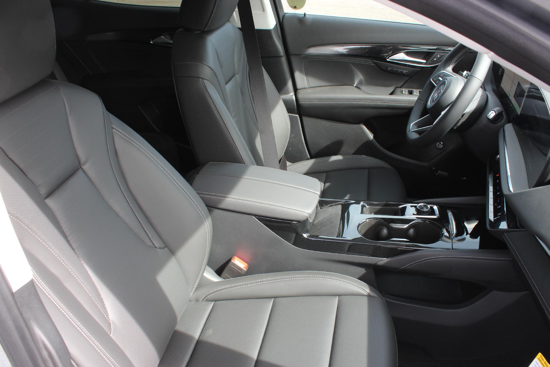 2025 Buick Envision Vehicle Photo in AURORA, CO 80012-4011