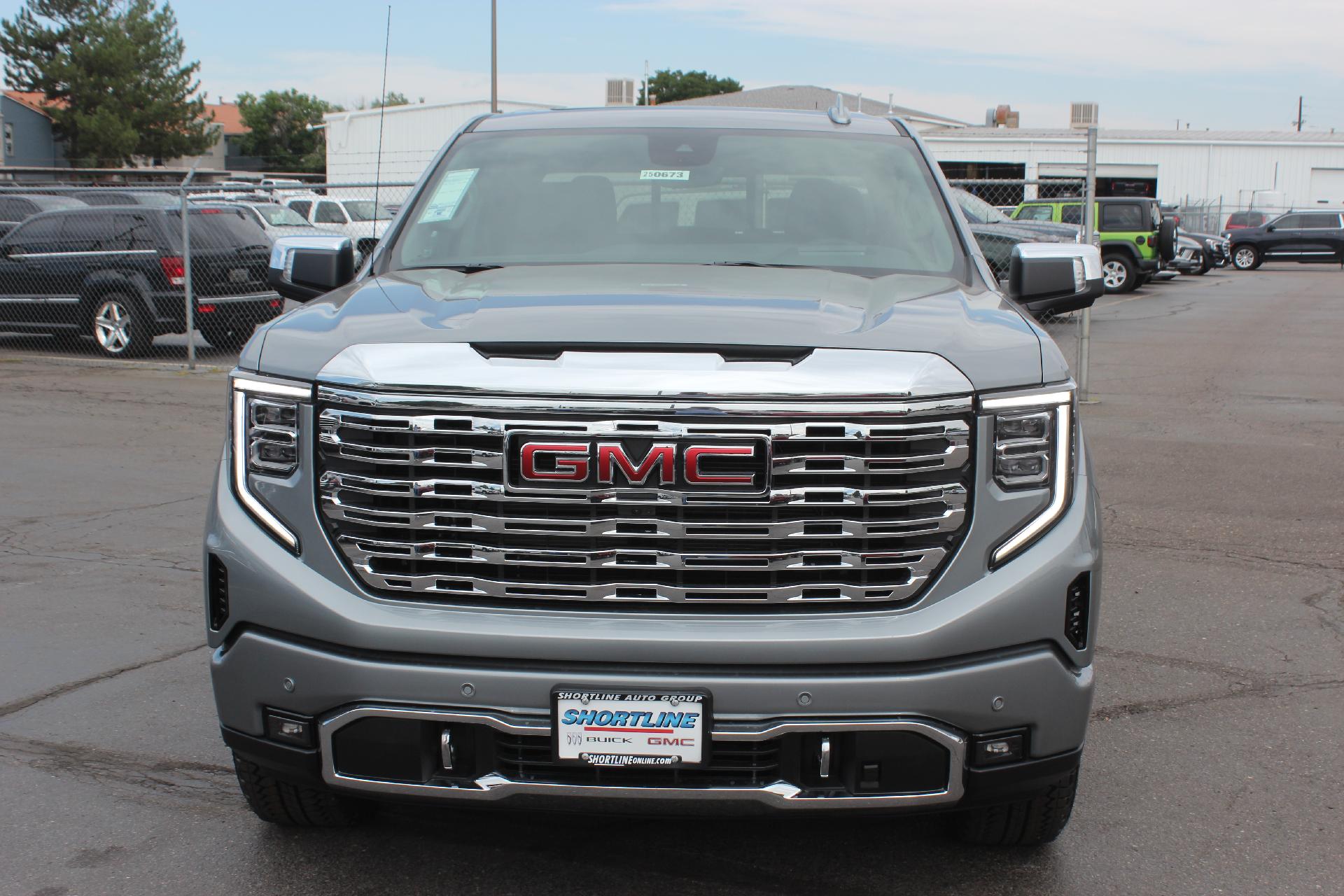 2025 GMC Sierra 1500 Vehicle Photo in AURORA, CO 80012-4011
