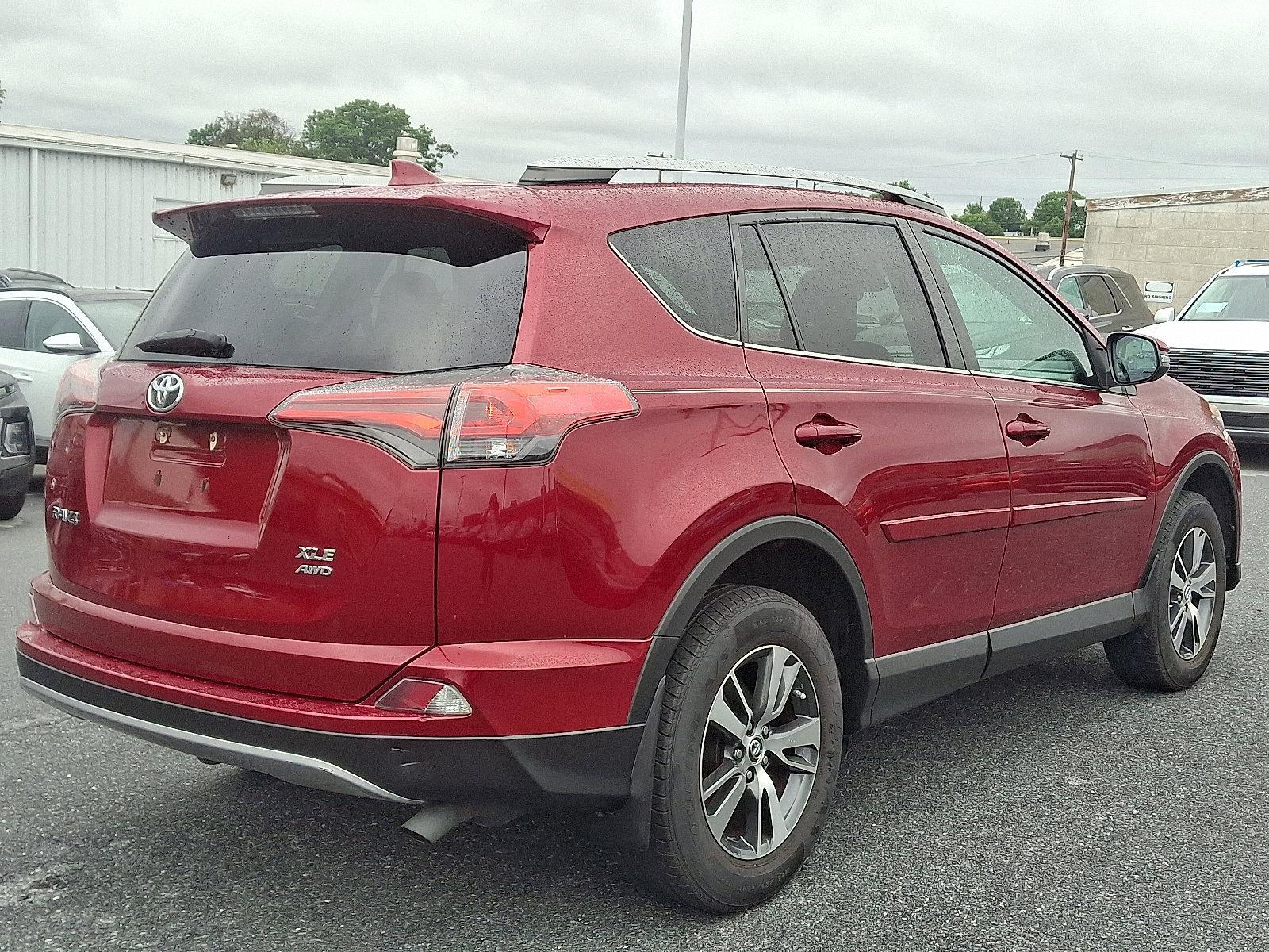 2018 Toyota RAV4 Vehicle Photo in Harrisburg, PA 17111