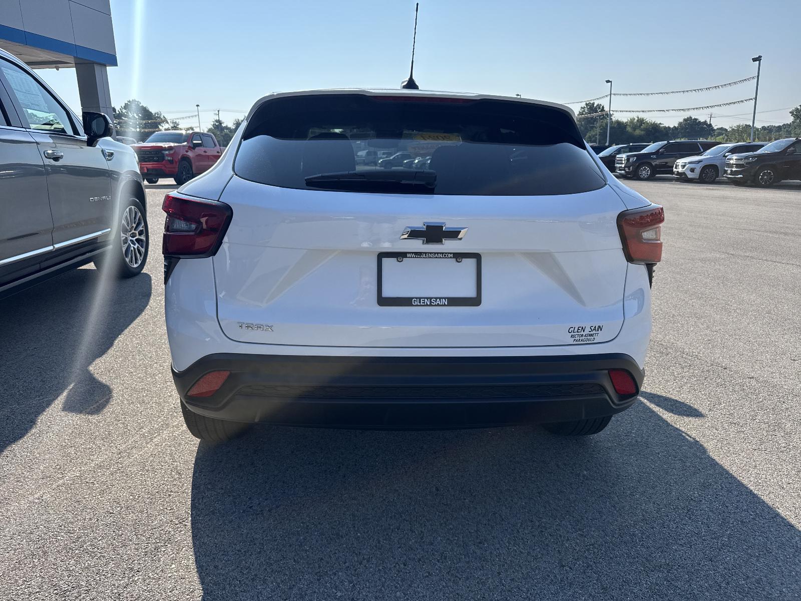 View vehicle photo 3