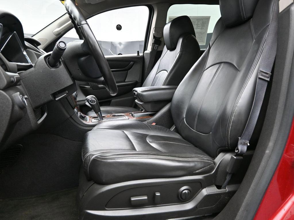 2014 Chevrolet Traverse Vehicle Photo in Marion, IA 52302