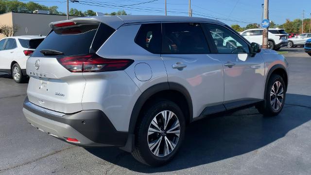 2022 Nissan Rogue Vehicle Photo in MOON TOWNSHIP, PA 15108-2571