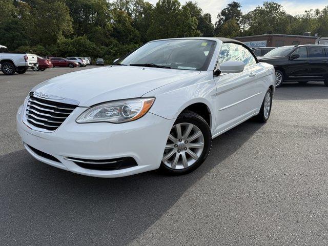 2011 Chrysler 200 Vehicle Photo in LEOMINSTER, MA 01453-2952