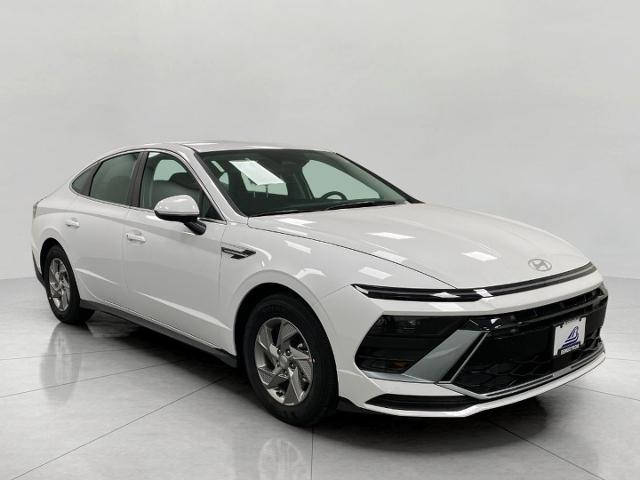 2025 Hyundai SONATA Vehicle Photo in Neenah, WI 54956