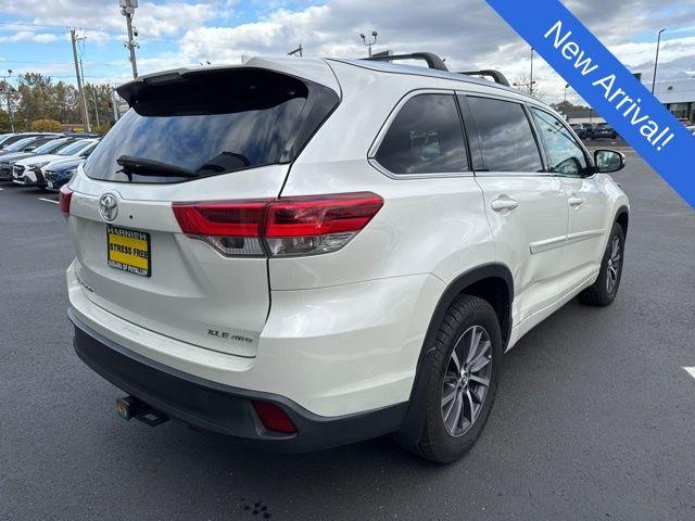 2018 Toyota Highlander Vehicle Photo in Puyallup, WA 98371