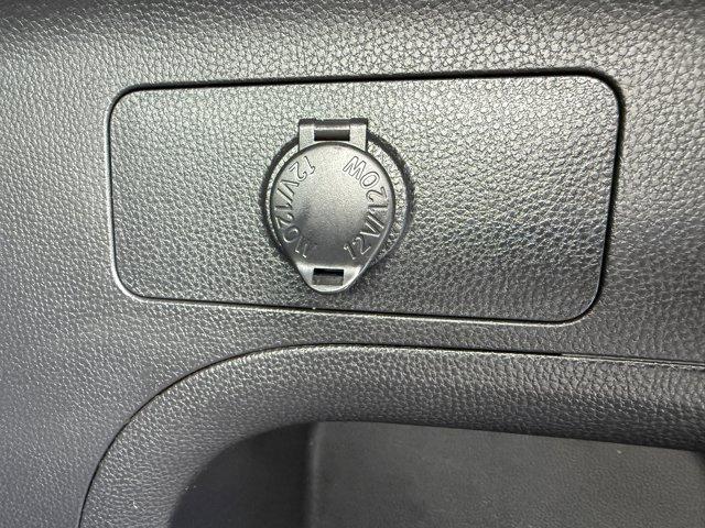 2020 Toyota RAV4 Vehicle Photo in LEOMINSTER, MA 01453-2952