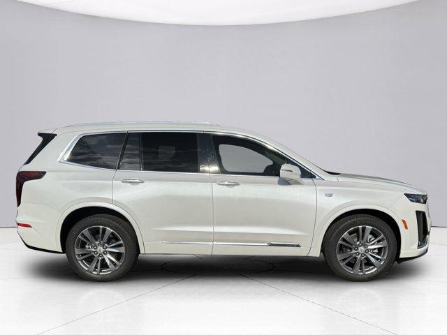 2025 Cadillac XT6 Vehicle Photo in LEOMINSTER, MA 01453-2952