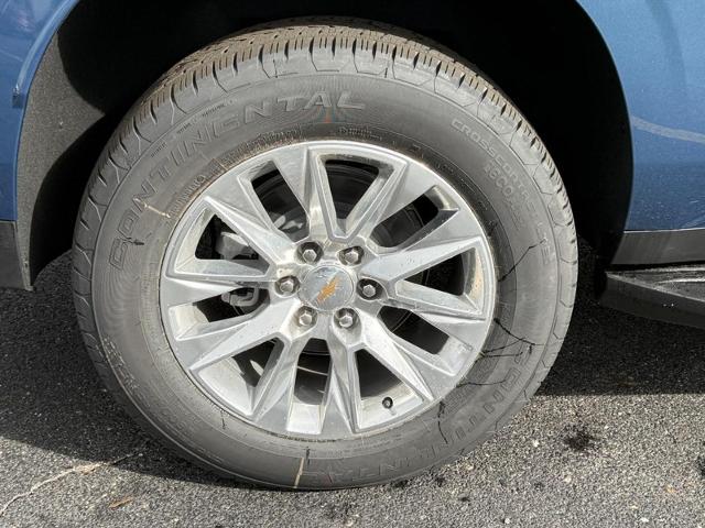 2025 Chevrolet Suburban Vehicle Photo in COLUMBIA, MO 65203-3903