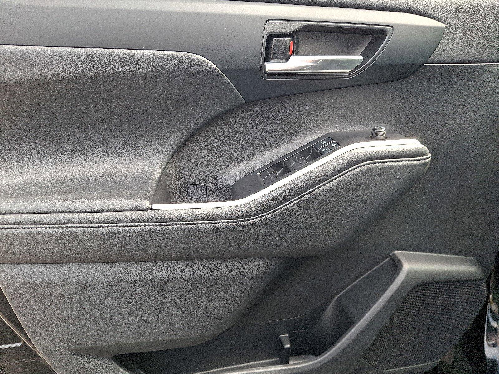 2022 Toyota Highlander Vehicle Photo in Harrisburg, PA 17111