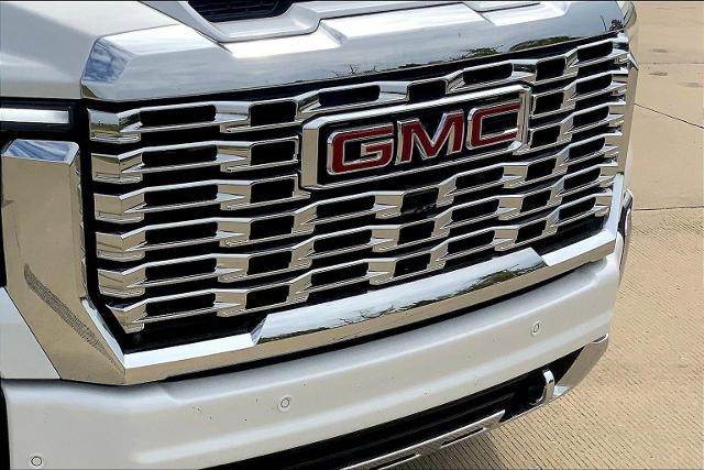 2025 GMC Sierra 2500 HD Vehicle Photo in TOPEKA, KS 66609-0000