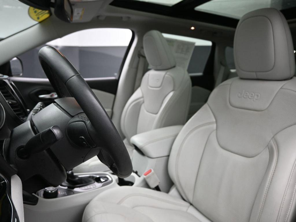 2021 Jeep Cherokee Vehicle Photo in Cedar Rapids, IA 52402