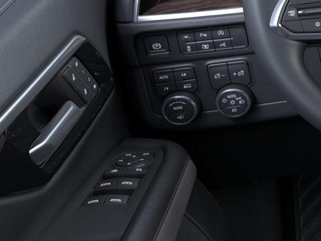 2025 Chevrolet Suburban Vehicle Photo in TOPEKA, KS 66609-0000