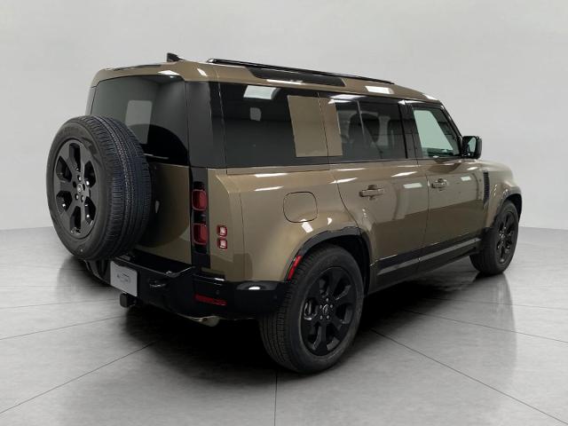 2025 Defender Vehicle Photo in Appleton, WI 54913