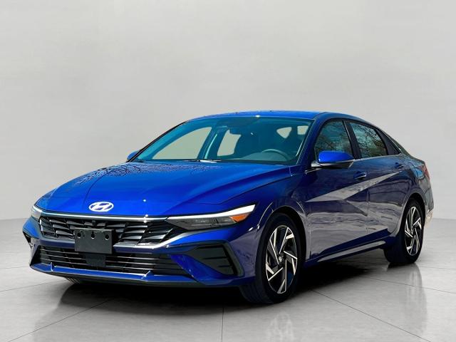2025 Hyundai ELANTRA Vehicle Photo in Neenah, WI 54956