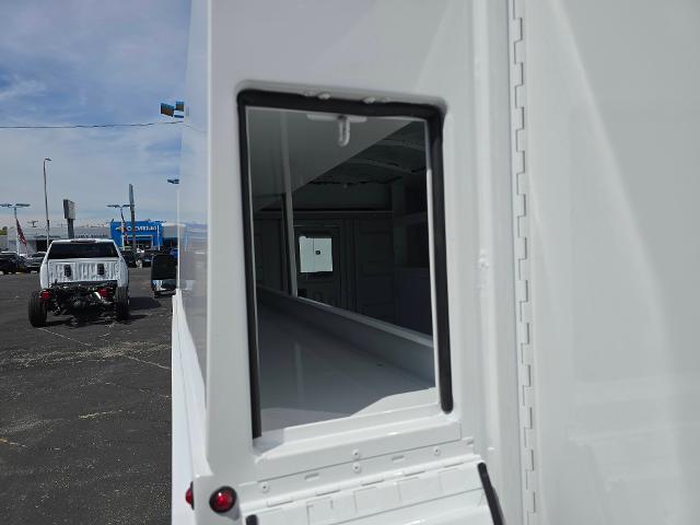 2025 Chevrolet Express Commercial Cutaway Vehicle Photo in INDEPENDENCE, MO 64055-1314