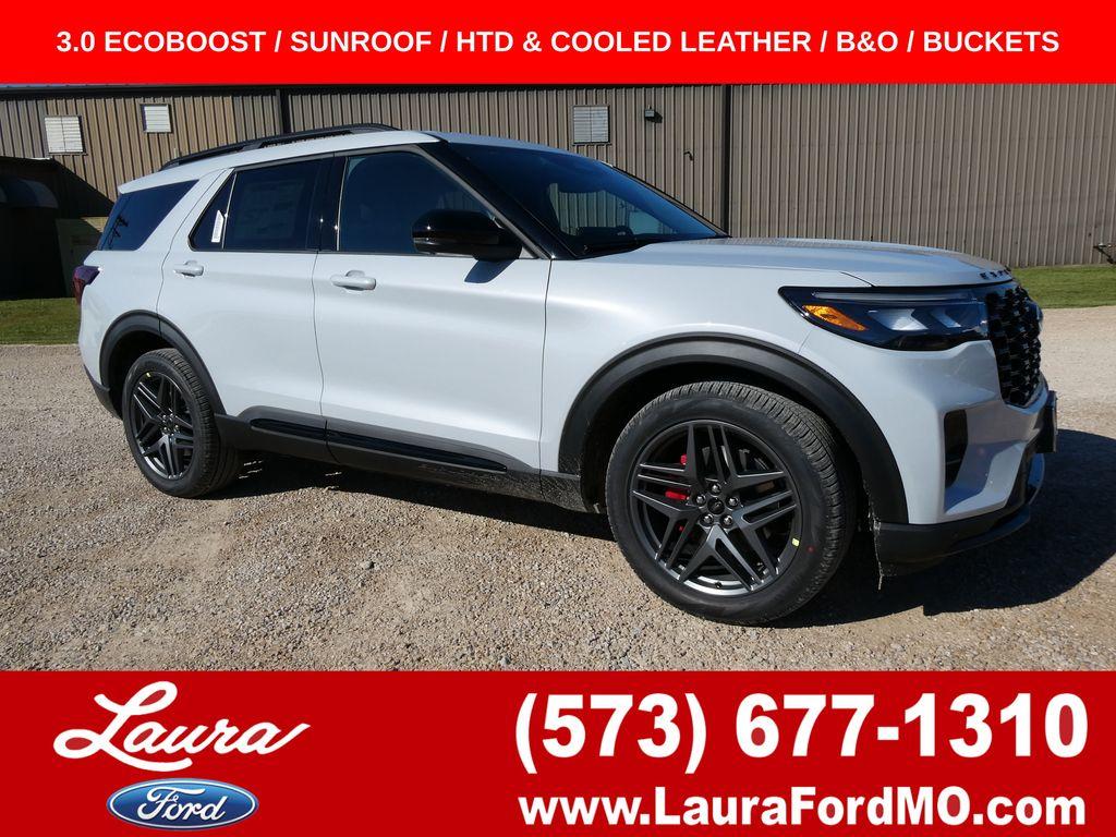 Space White Metallic 2026 Ford Explorer SUV / Crossover All-Wheel Drive Automatic