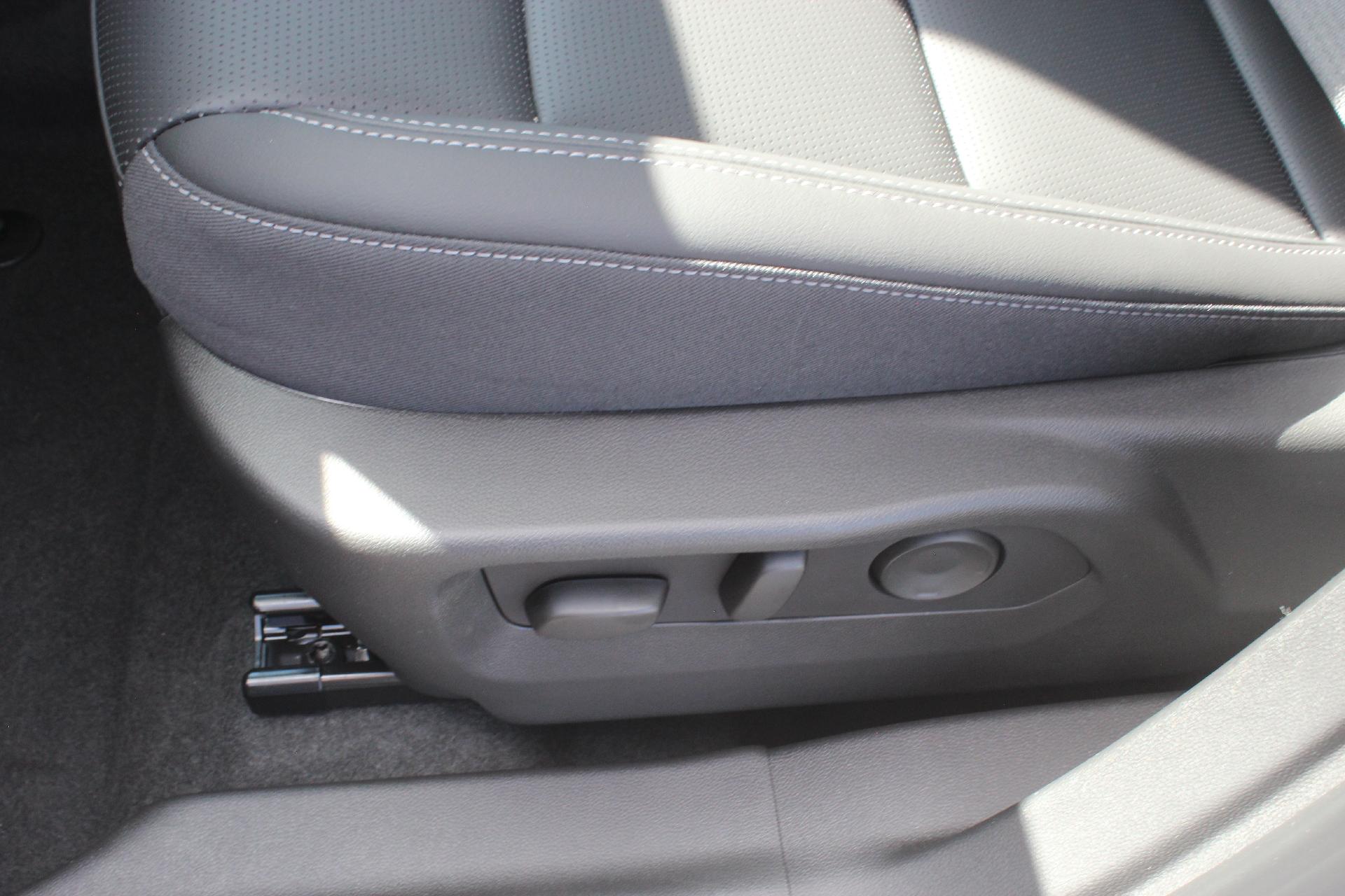 2025 Buick Envision Vehicle Photo in AURORA, CO 80012-4011