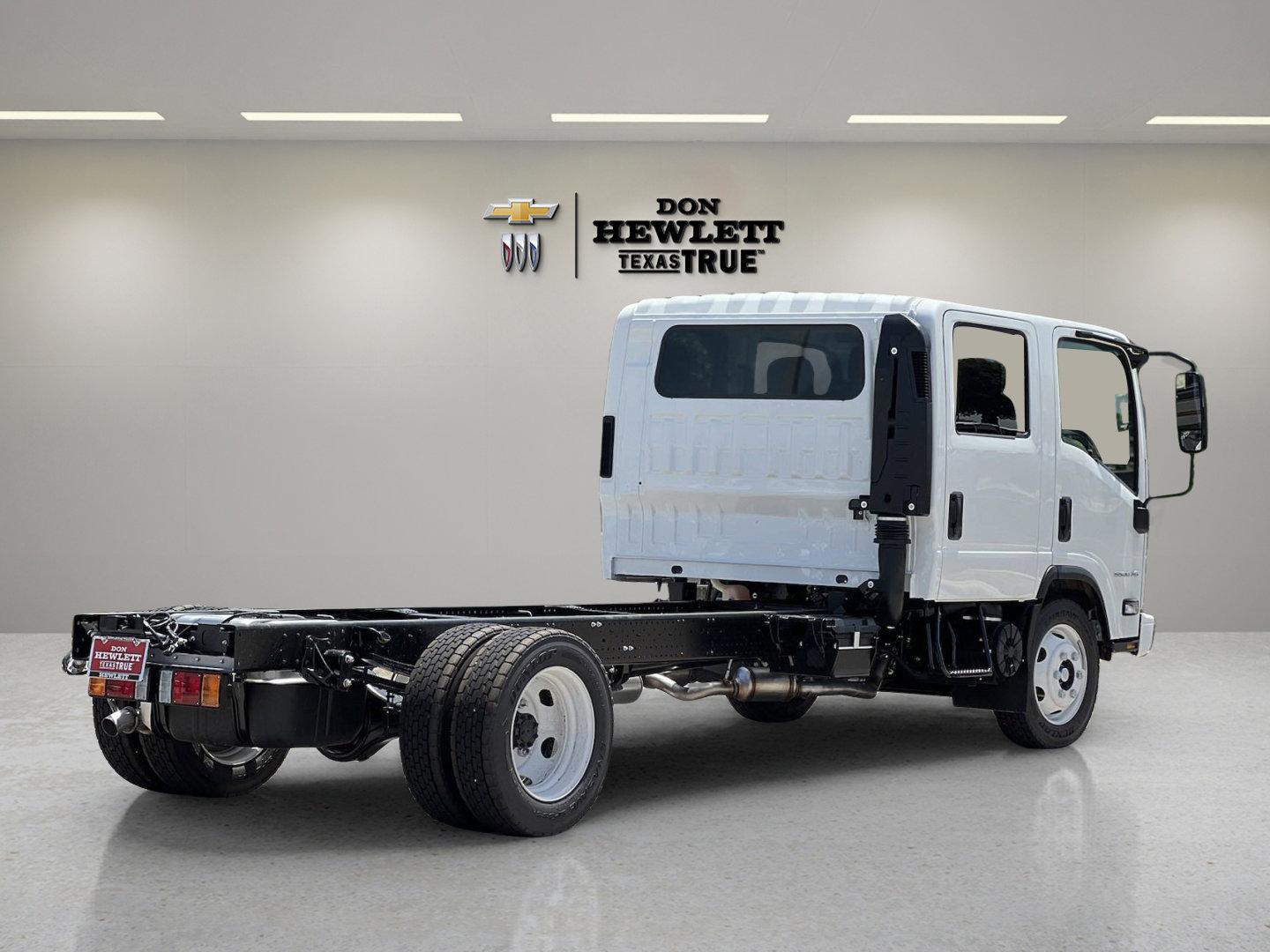 2025 Chevrolet Low Cab Forward 5500 XG Vehicle Photo in GEORGETOWN, TX 78626-7508