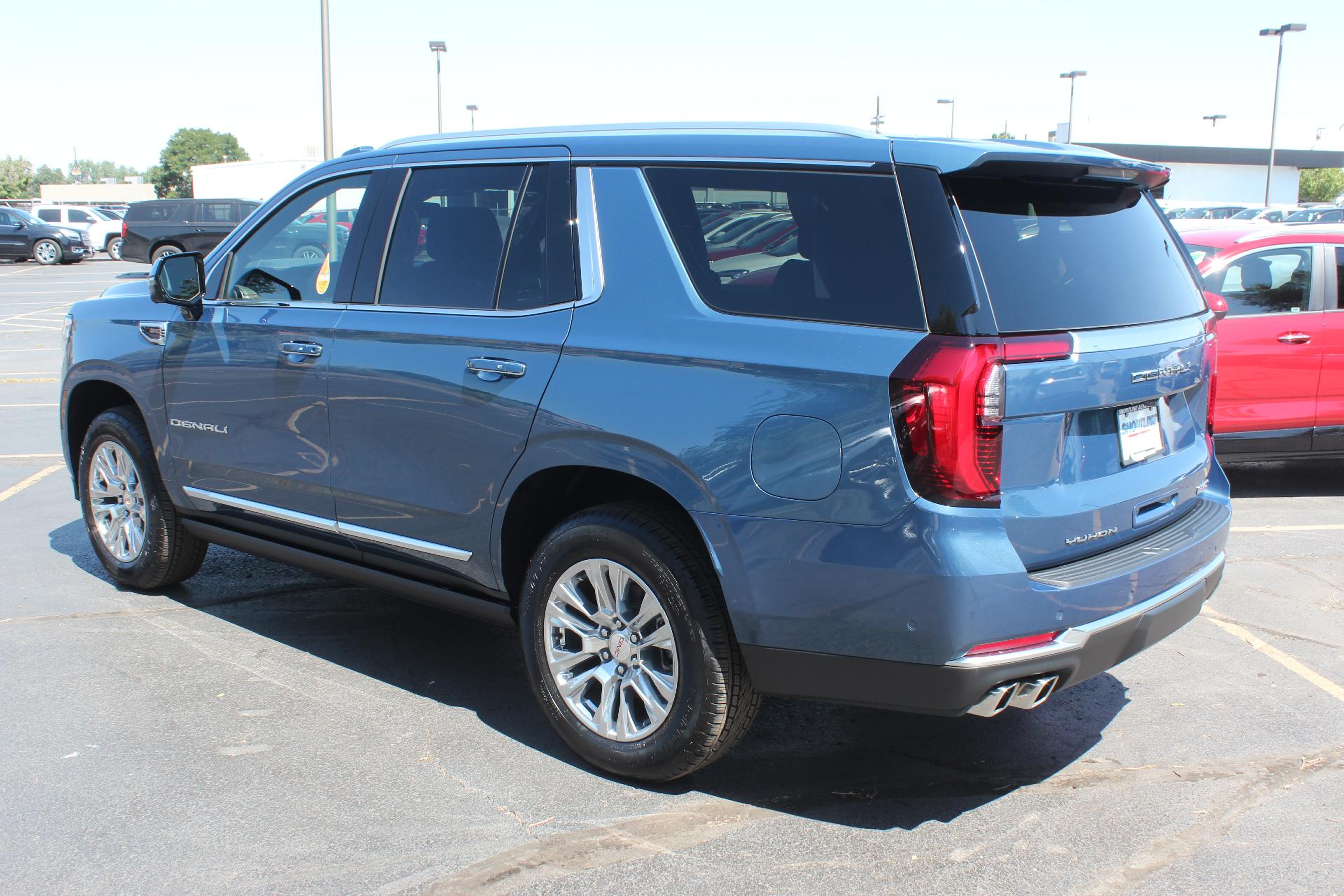 2025 GMC Yukon Vehicle Photo in AURORA, CO 80012-4011