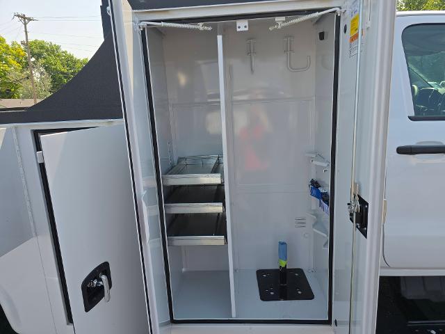 2024 Chevrolet Silverado Chassis Cab Vehicle Photo in INDEPENDENCE, MO 64055-1314