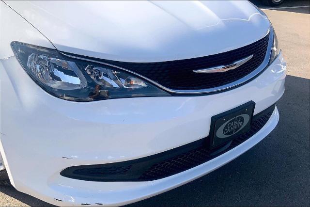 2021 Chrysler Voyager Vehicle Photo in KANSAS CITY, MO 64114-4502