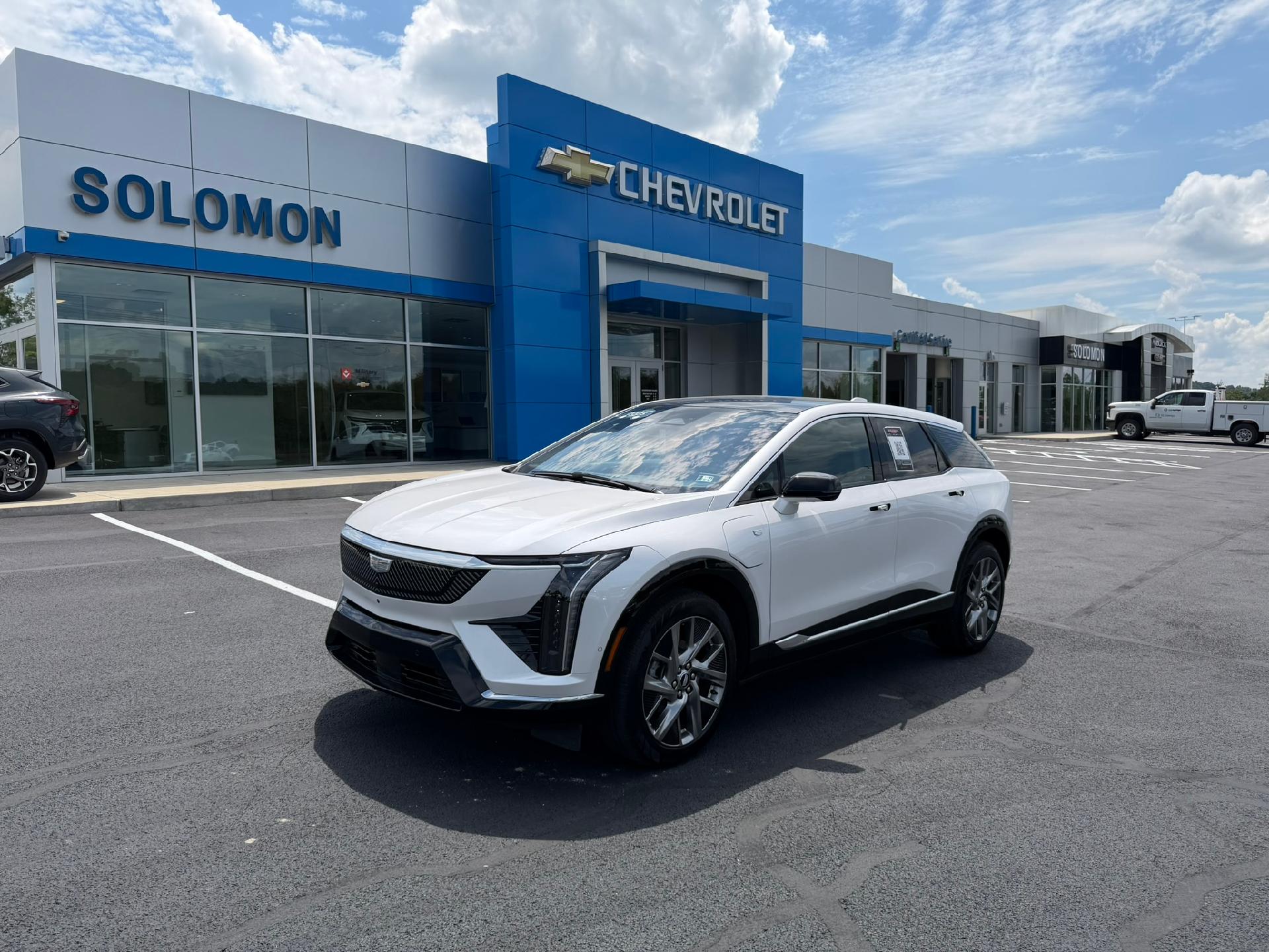  2025 Cadillac OPTIQ Luxury 1 AWD   