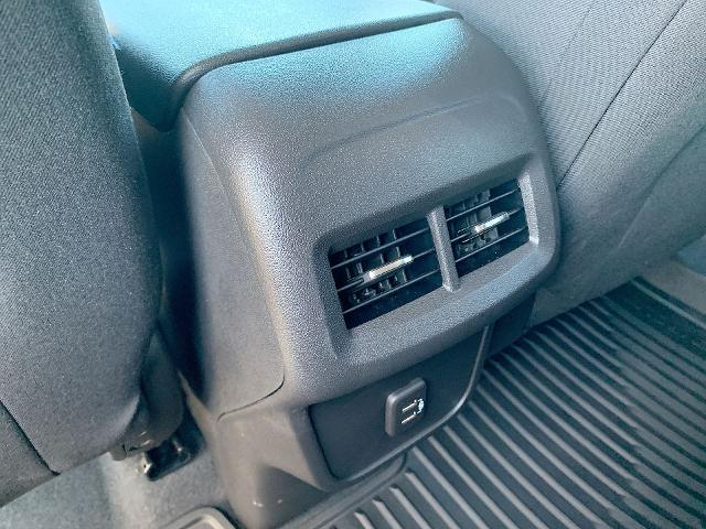 2022 Chevrolet Equinox Vehicle Photo in MOON TOWNSHIP, PA 15108-2571