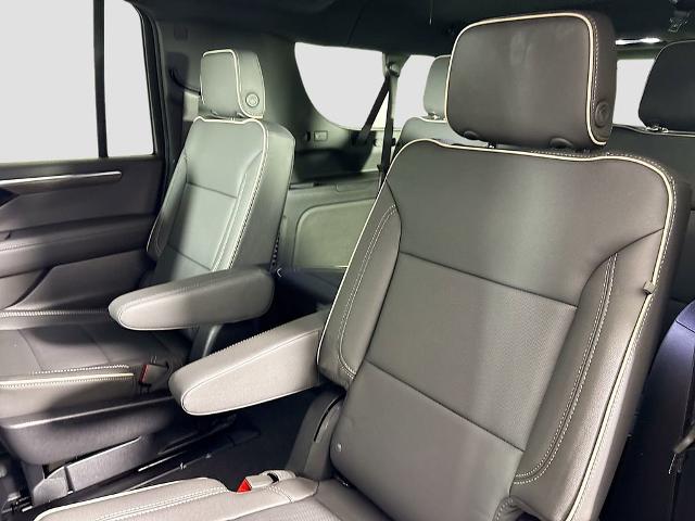 2025 Chevrolet Suburban Vehicle Photo in PUYALLUP, WA 98371-4149