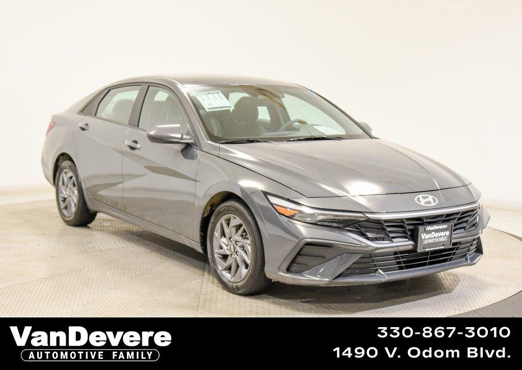 2024 Hyundai Elantra Vehicle Photo in AKRON, OH 44320-4088