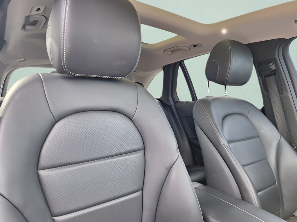 2022 Mercedes-Benz GLC photo 26 of 30