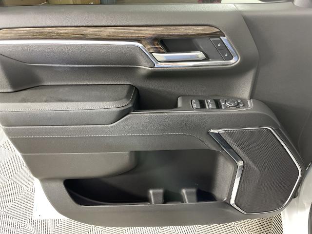 2025 GMC Sierra 1500 Vehicle Photo in GILBERT, AZ 85297-0402