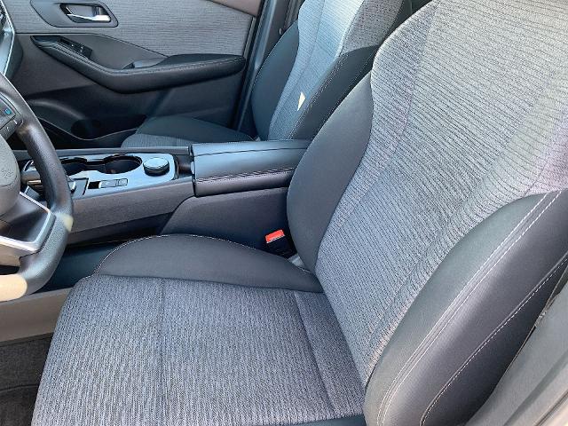 2022 Nissan Rogue Vehicle Photo in MOON TOWNSHIP, PA 15108-2571