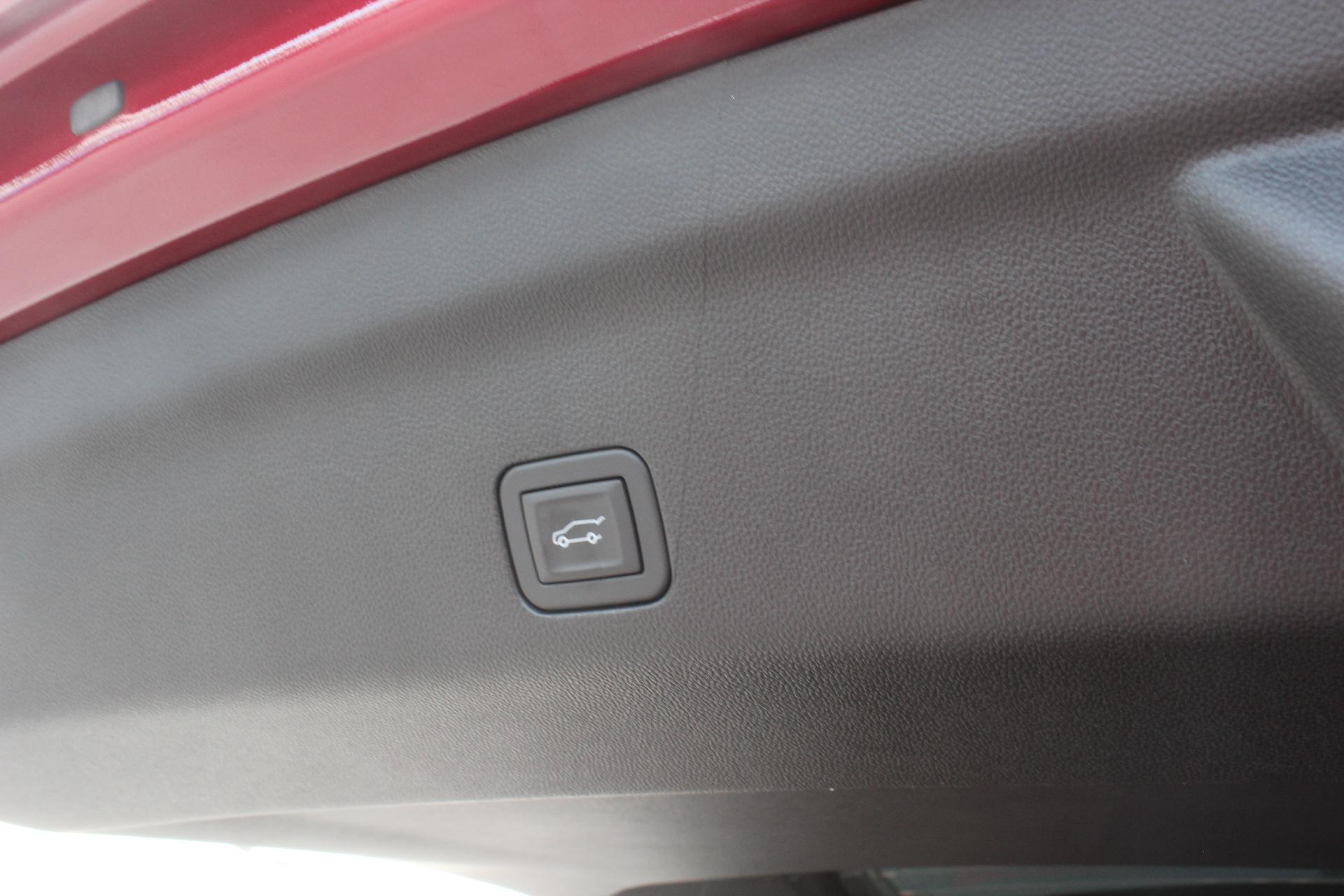 2026 GMC Yukon XL Vehicle Photo in AURORA, CO 80012-4011