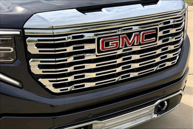 2024 GMC Sierra 1500 Vehicle Photo in TOPEKA, KS 66609-0000