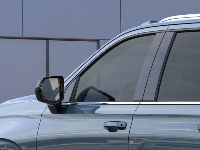 2025 Chevrolet Suburban Vehicle Photo in KANSAS CITY, MO 64114-4502