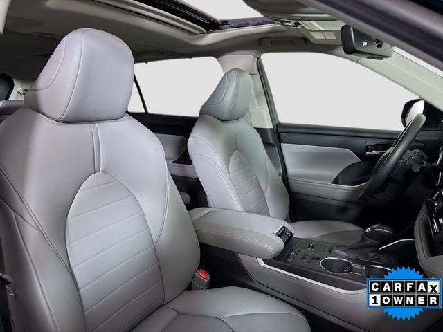 2021 Toyota Highlander Vehicle Photo in Puyallup, WA 98371